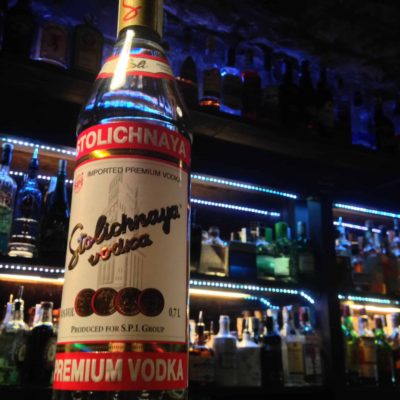 Stolichnaya: La Vodka rusa con 4 destilaciones